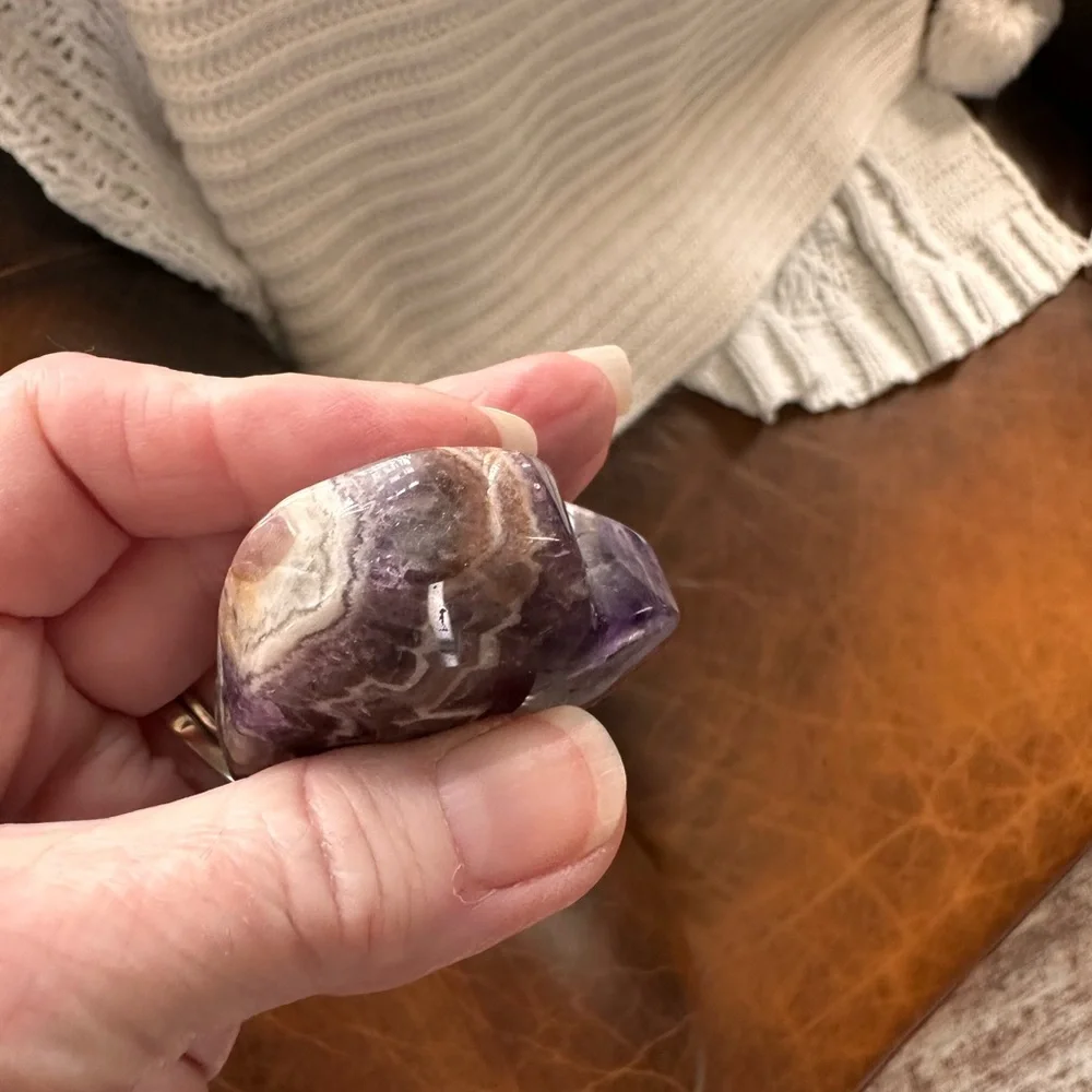 Amethyst natural stone Purple Heart-Shaped Stone